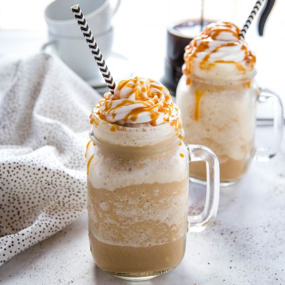 Frappuccino là gì? Cách pha chế Caramel Frappuccion thơm ngon sảng khoái